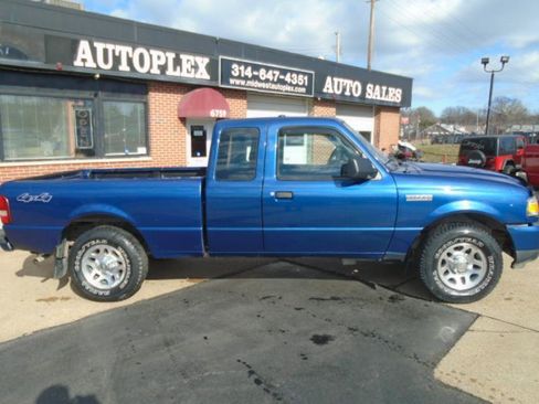 Used 2011 Ford Ranger XLT image 2