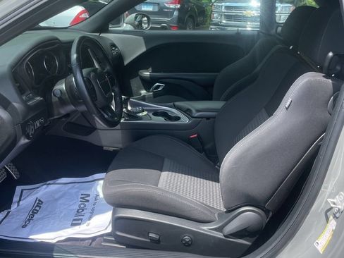 Used 2018 Dodge Challenger R/T RWD image 5