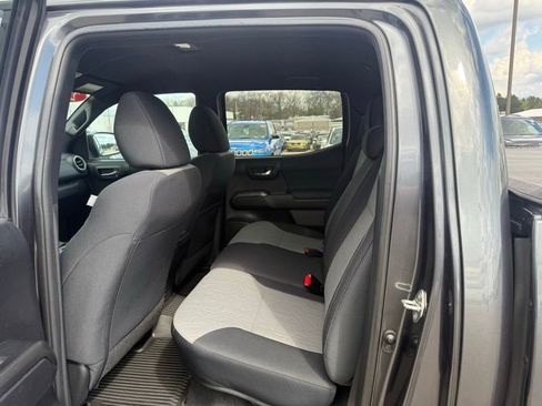 Used 2020 Toyota Tacoma TRD Sport image 14