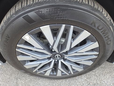 Used 2025 Nissan Altima 2.5 SV image 12