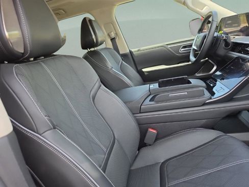 Used 2025 INFINITI QX80 Sensory AWD/4WD image 29