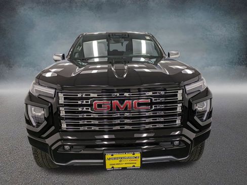 Used 2025 GMC Canyon Denali AWD/4WD image 2