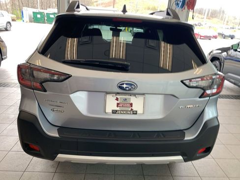 Certified 2025 Subaru Outback Limited image 17