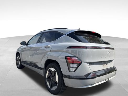 Used 2025 Hyundai Kona Limited FWD image 4