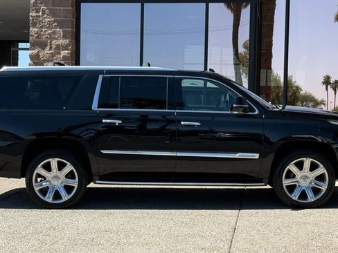 Used 2019 Cadillac Escalade ESV Luxury RWD image 15