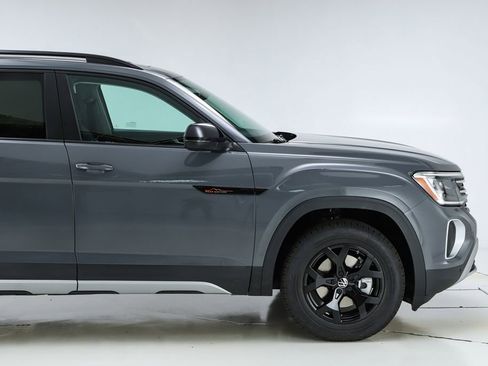 New 2026 Volkswagen Atlas Peak Edition image 12