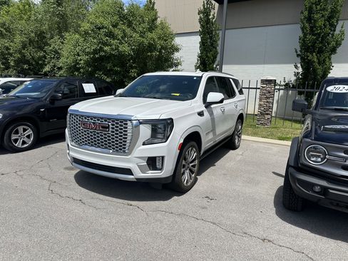 Used 2021 GMC Yukon Denali w/ Denali Premium Package AWD/4WD image 5