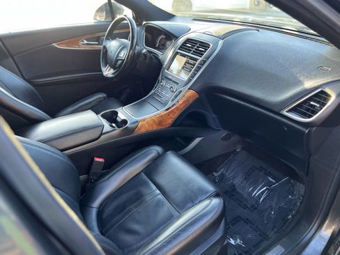 Used 2017 Lincoln MKX Reserve w/ Driver Assistance Package image 19