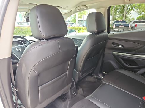 Used 2021 Buick Encore Preferred w/ Safety Package image 15