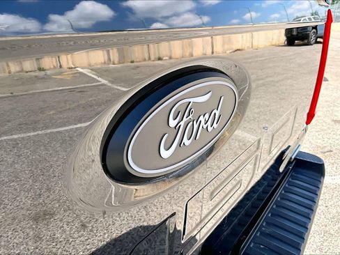 Used 2021 Ford F150 XLT image 31