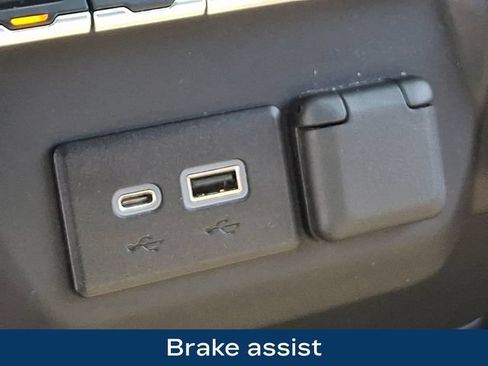 Used 2023 Chevrolet Silverado 1500 Custom AWD/4WD image 17