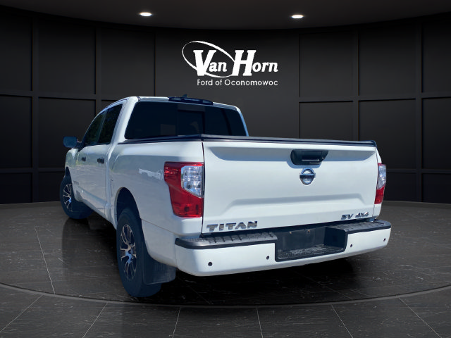 Used 2022 Nissan Titan SV AWD/4WD image 5