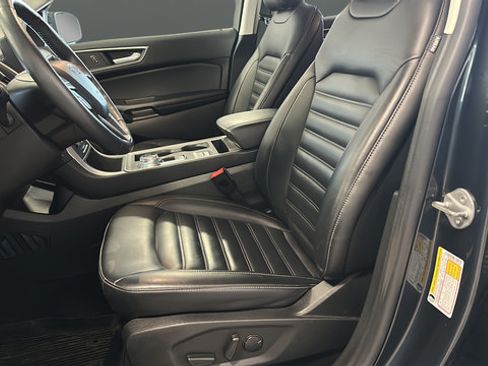 Used 2023 Ford Edge SEL AWD/4WD image 9