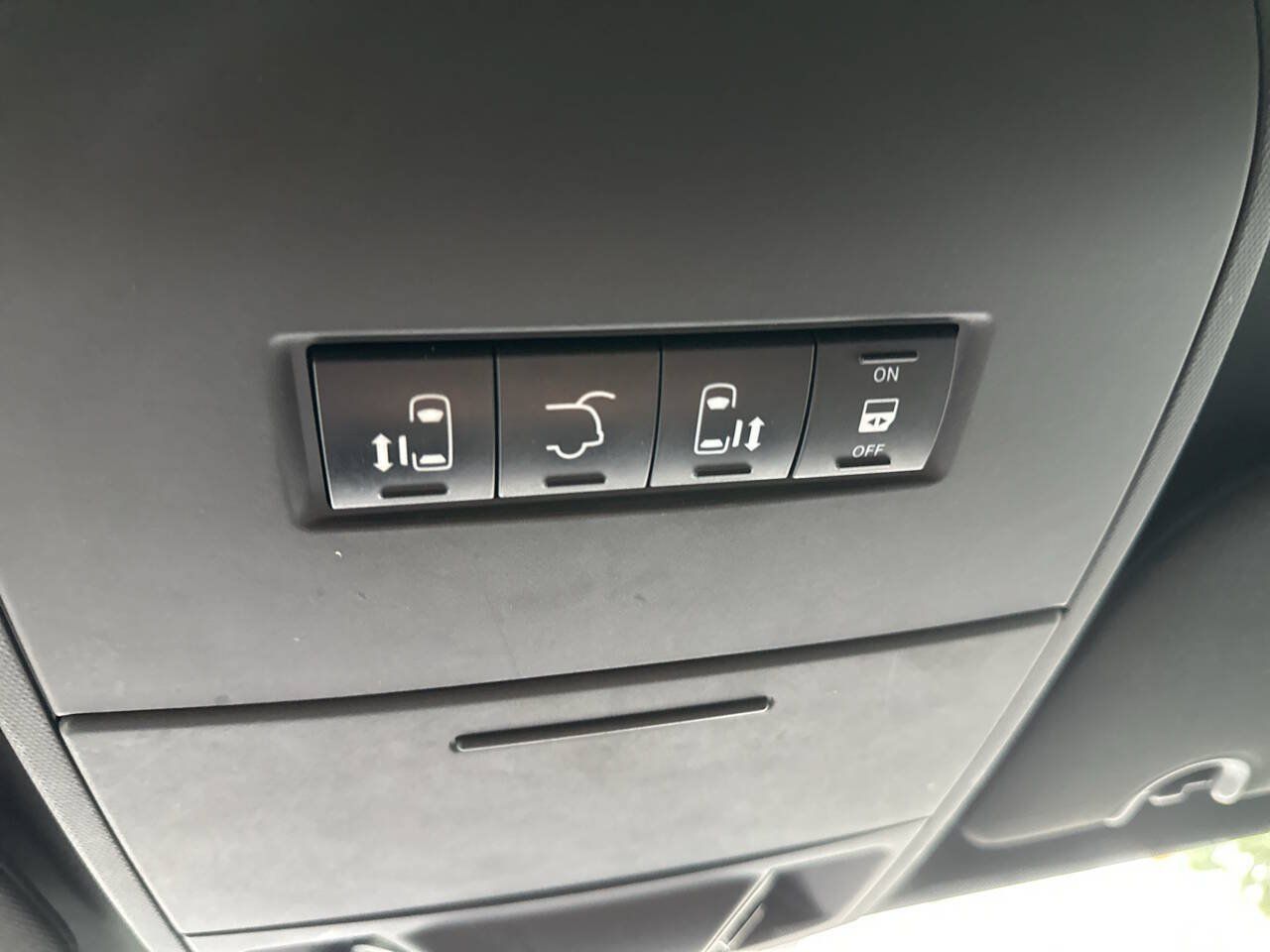 Used 2017 Dodge Grand Caravan GT FWD image 19