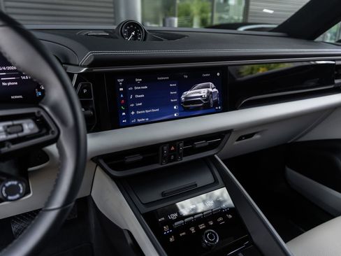 Certified 2025 Porsche Macan 4 Electric AWD/4WD image 26