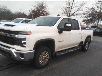 Used 2024 Chevrolet Silverado 2500 LT video 1
