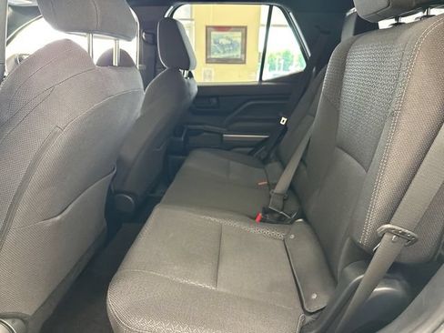Used 2025 Toyota 4Runner SR5 AWD/4WD image 11