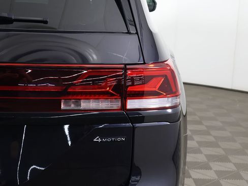 Used 2024 Volkswagen Atlas Peak Edition SEL AWD/4WD image 20
