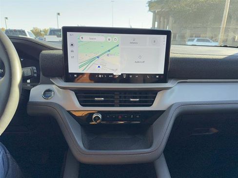 Used 2025 Ford Explorer Active image 13