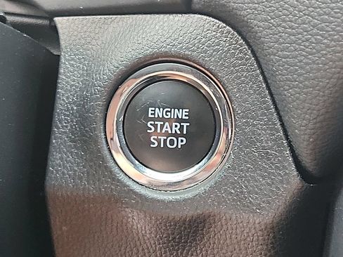 Used 2025 Toyota RAV4 XLE AWD/4WD image 24