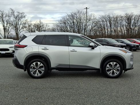 Used 2022 Nissan Rogue SV image 7