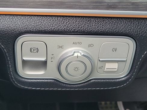 Used 2023 Mercedes-Benz GLS 450 4MATIC image 19