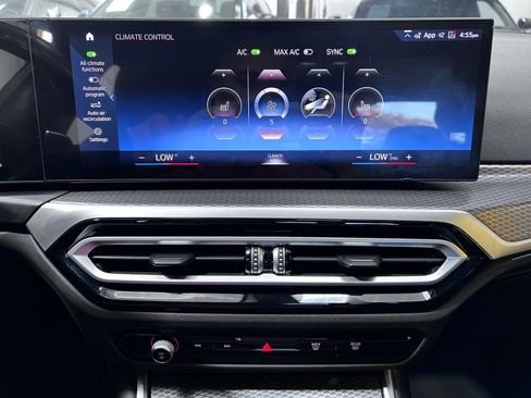 Used 2023 BMW 330i Sedan w/ M Sport Package RWD image 21