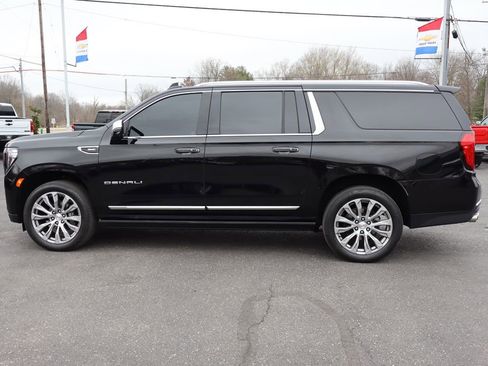 Used 2023 GMC Yukon XL Denali image 34