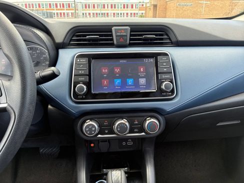 Used 2025 Nissan Versa SV FWD image 14