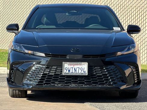 Used 2026 Toyota Camry Hybrid FWD image 9
