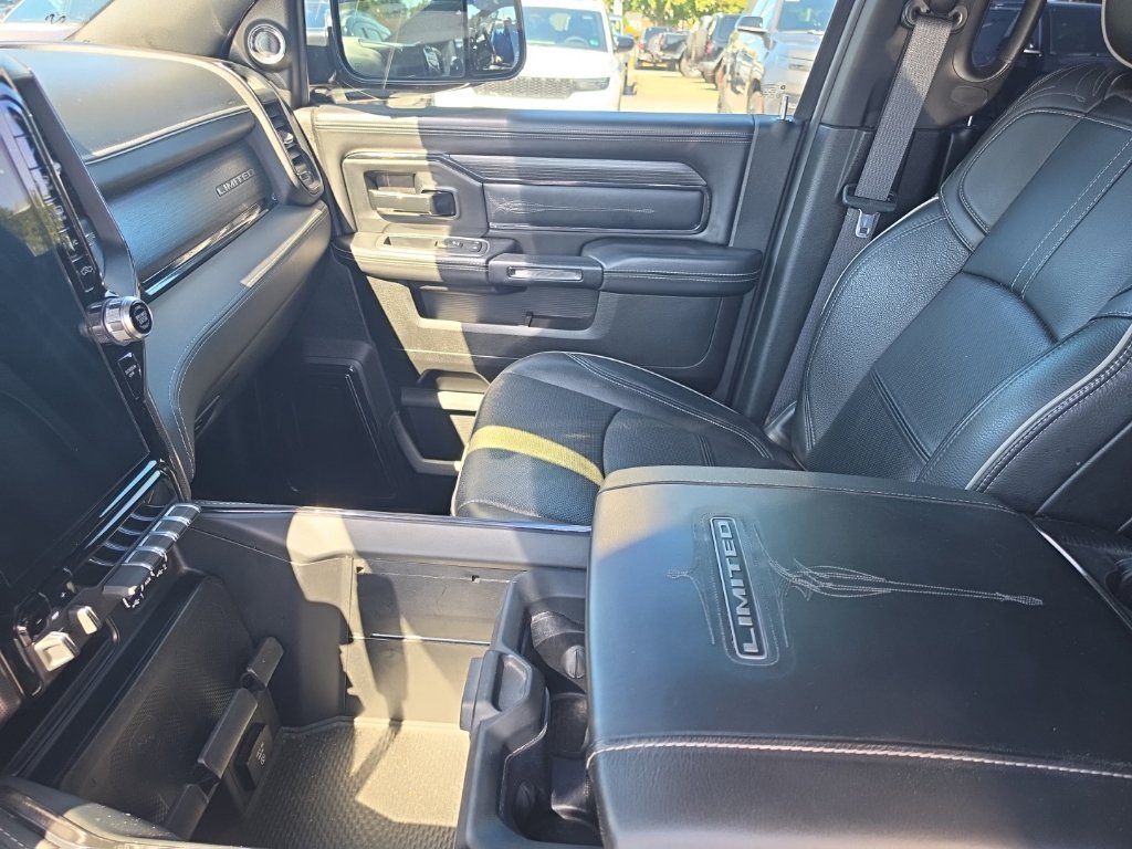 Used 2022 RAM 3500 Limited AWD/4WD image 16