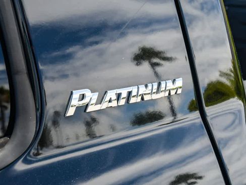 Used 2013 Toyota Tundra Platinum w/ Platinum Pkg RWD image 20