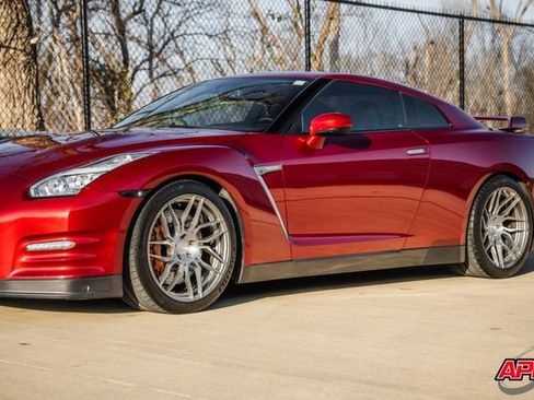 Used 2015 Nissan GT-R Premium image 66