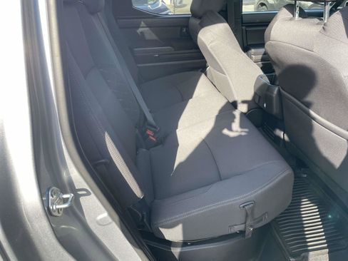 Used 2025 Toyota Tacoma SR5 AWD/4WD image 39
