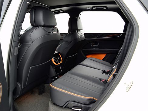 New 2025 Bentley Bentayga image 34