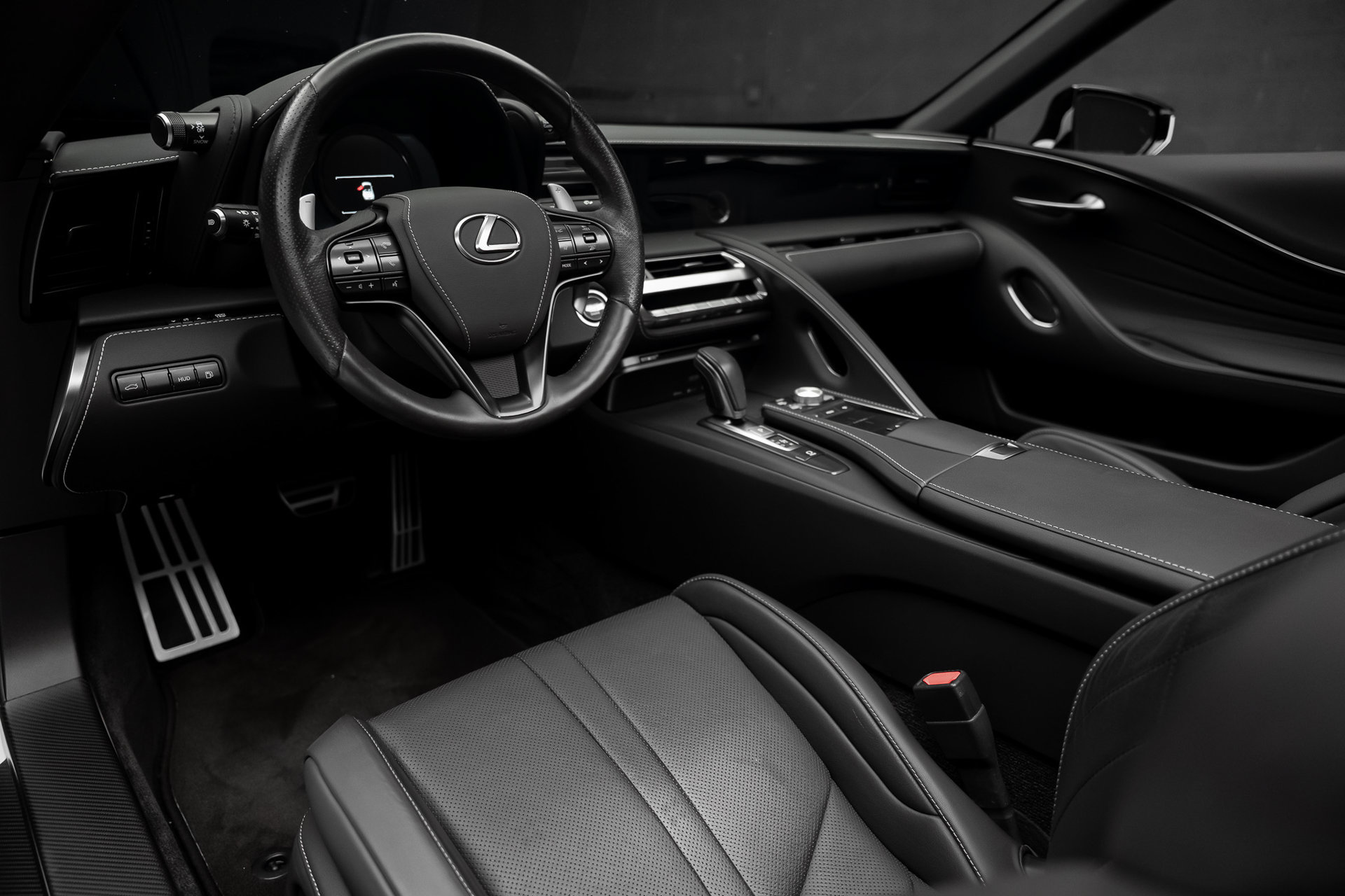 Used 2021 Lexus LC 500 Convertible w/ Touring Package RWD image 2