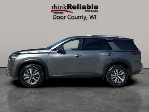 Used 2025 Nissan Pathfinder SL AWD/4WD image 2