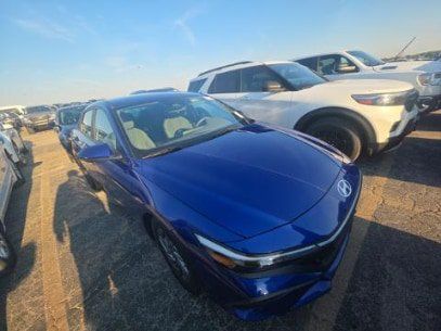 Used 2024 Hyundai Elantra SEL FWD image 3