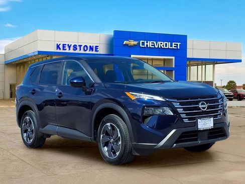 Used 2025 Nissan Rogue SV FWD image 1