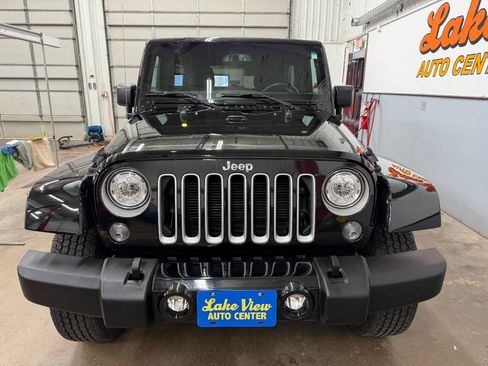 Used 2017 Jeep Wrangler Unlimited Sahara w/ Max Tow Package AWD/4WD image 2