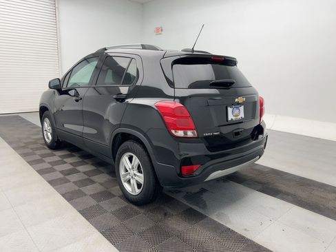 Used 2022 Chevrolet Trax LT w/ LT Convenience Package image 3