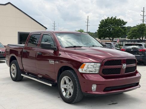 Used 2017 RAM 1500 Express w/ Express Value Package RWD image 3