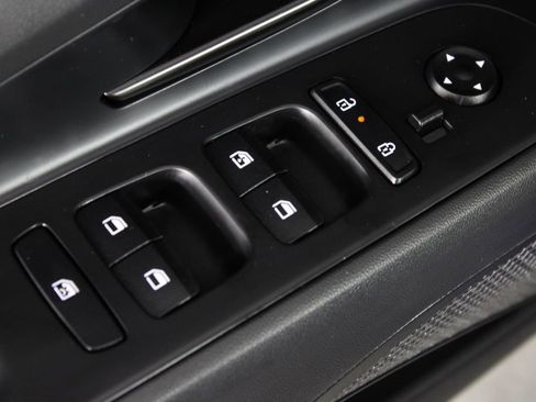 Certified 2025 Hyundai Elantra Sport image 23