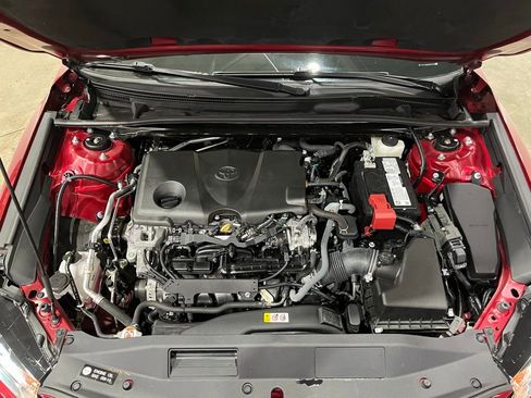 Used 2021 Toyota Camry LE image 6