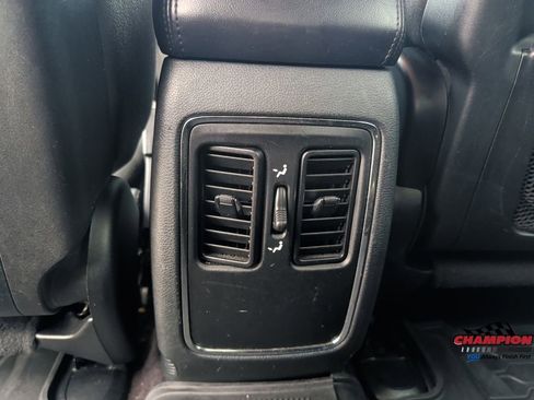Used 2017 Dodge Durango SXT w/ Quick Order Package 23B AWD/4WD image 19