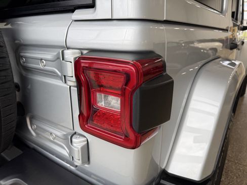 Used 2023 Jeep Wrangler Unlimited Sahara w/ Cold Weather Group image 41