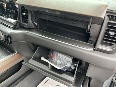 Used 2024 Chevrolet Silverado 1500 High Country w/ High Country Premium Package image 38