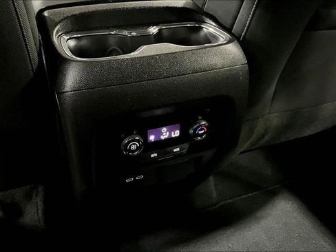Used 2024 Chevrolet Traverse LT w/ Enhanced Driving Package FWD image 12