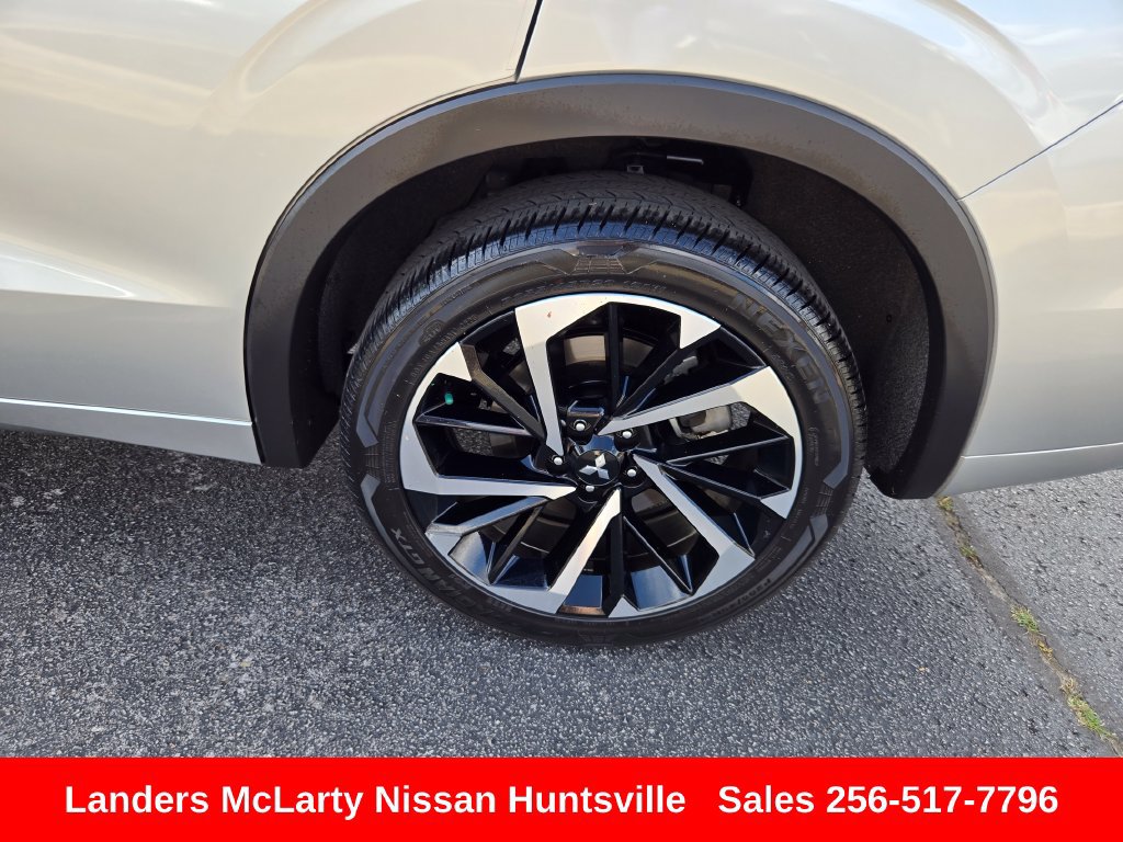 Used 2024 Mitsubishi Outlander SEL FWD image 12