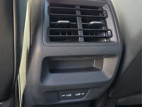 New 2026 Volkswagen Tiguan SE R-Line FWD image 11